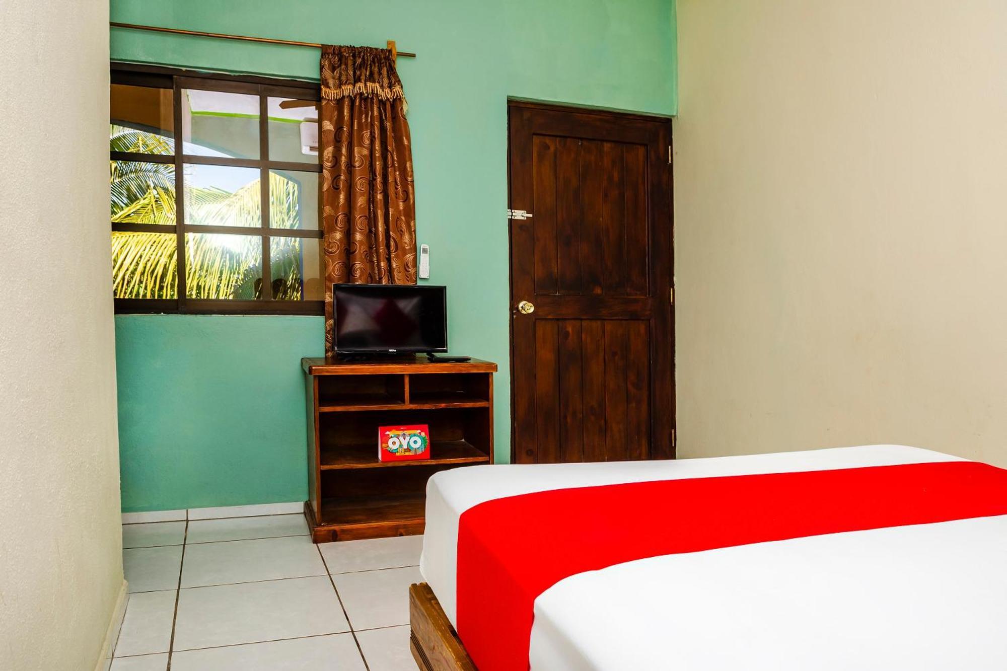 Oyo Hotel Miramar, Loreto Loreto  Extérieur photo