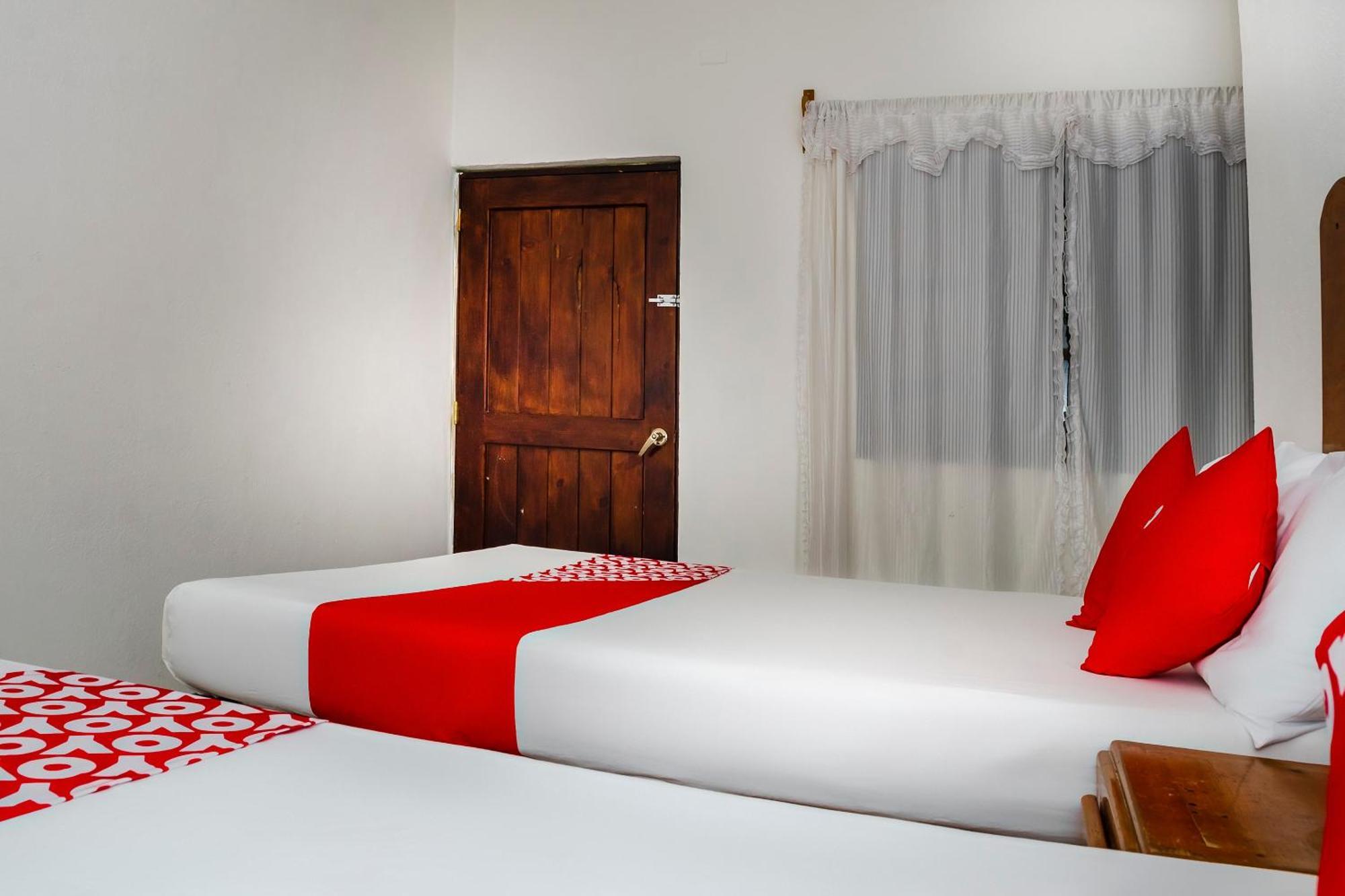 Oyo Hotel Miramar, Loreto Loreto  Extérieur photo