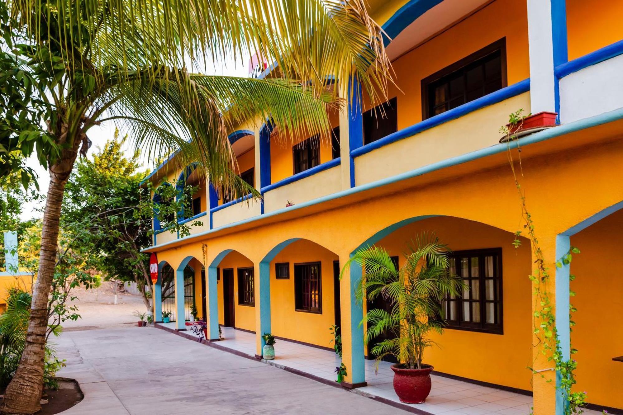 Oyo Hotel Miramar, Loreto Loreto  Extérieur photo